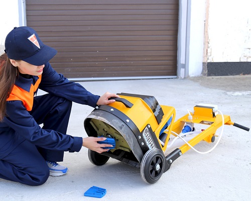 Быстрая и удобная замена режущего инструмента Быстрая и удобная замена режущего инструмента