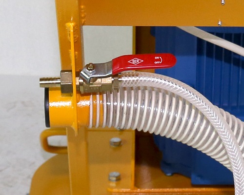 Возможность подачи воды в зону обработки через полый вал. Возможность подачи воды в зону обработки через полый вал.