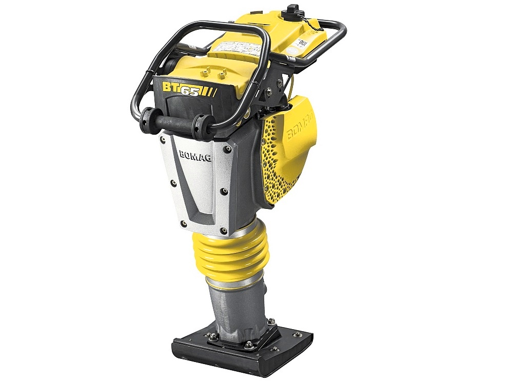 2,8 кВт / 3,8 л.с Бензиновый двигатель HONDA GXR120. Рабочая масса 68 кг. Частота вибрации 10-11,8 Гц. Сила удара 17 кН. Рабочая скорость 20 м/мин. Ширина пластины/длина пластины 280 мм / 335 мм. ДxШxВ 728x350x1030 мм.