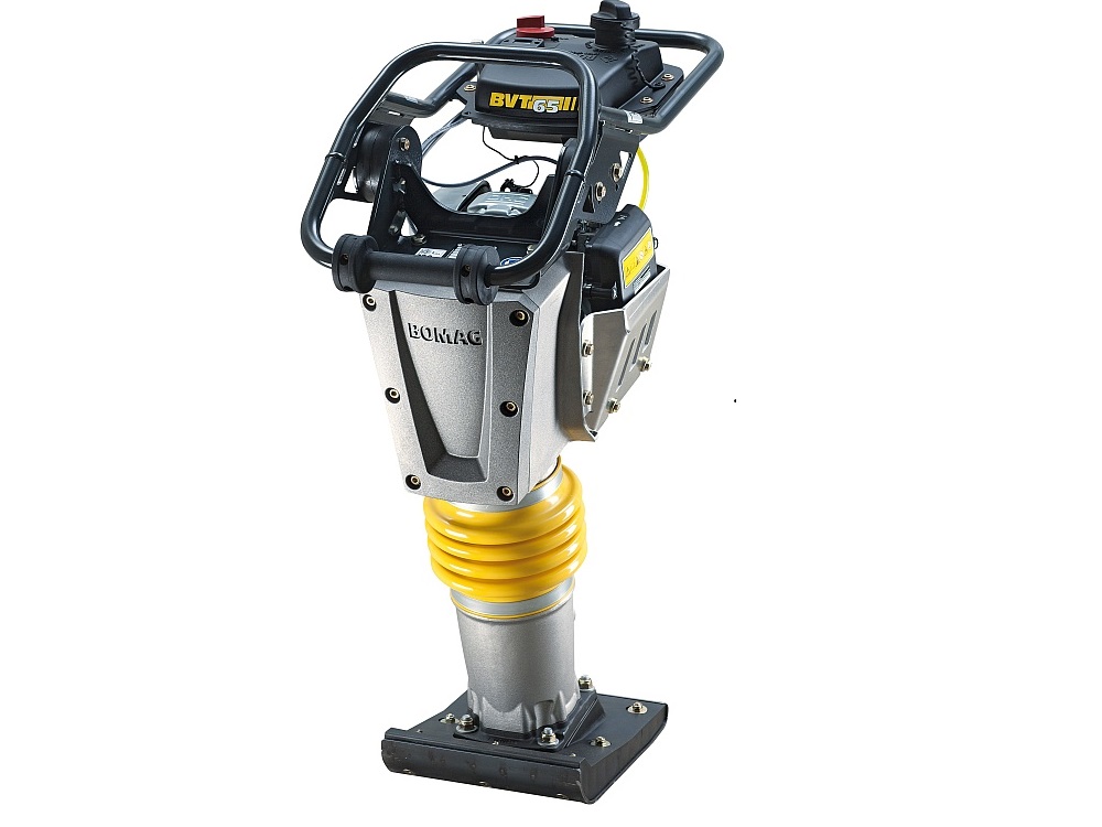 2,3 кВт / 3,1 л.с Бензиновый двигатель HONDA GX100. Рабочая масса 66 кг. Частота вибрации 10-11,8 Гц. Сила удара 15 кН. Рабочая скорость 20 м/мин. Ширина пластины/длина пластины 280 мм / 335 мм. ДxШxВ 728x350x1030 мм.