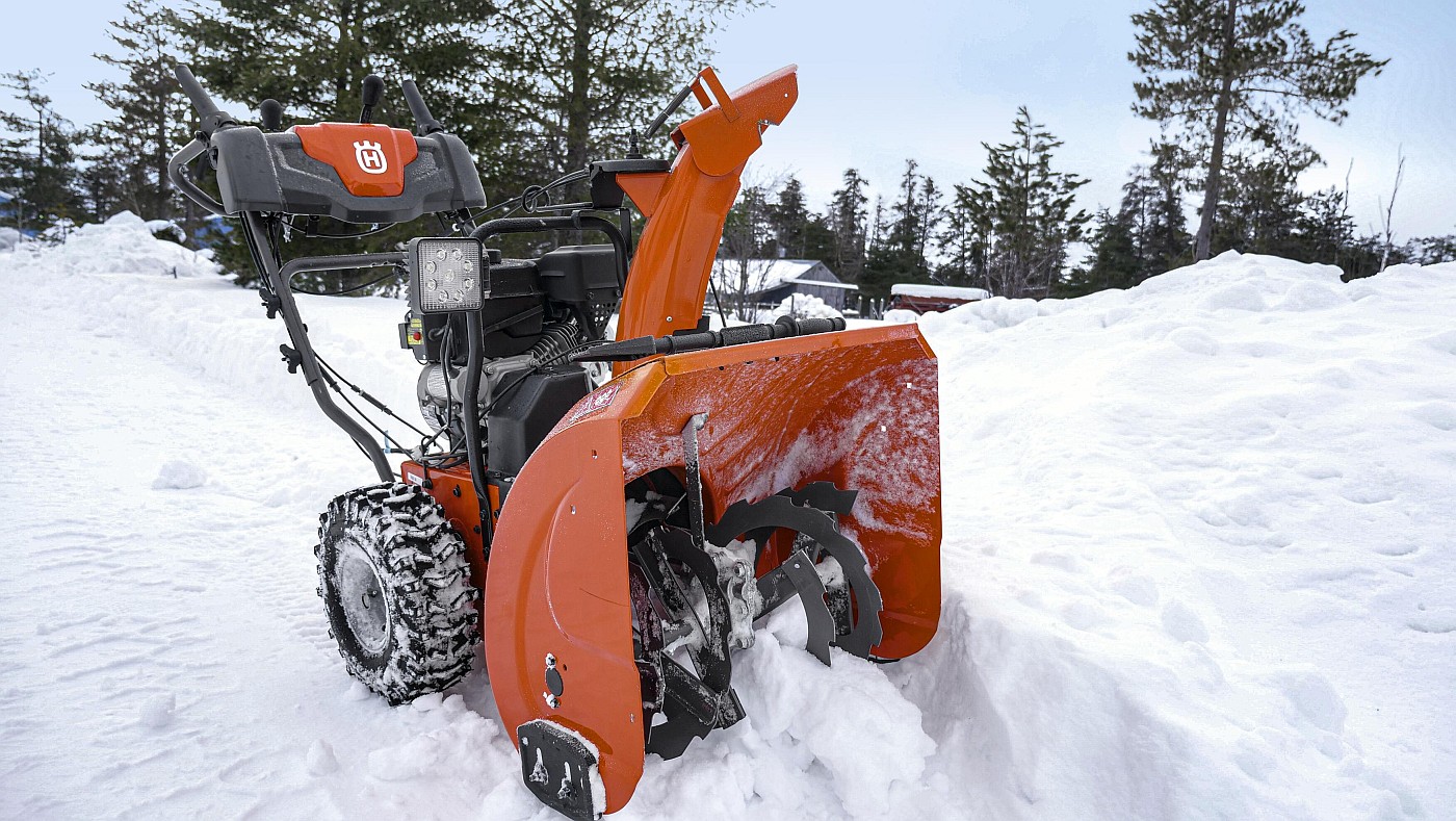 Husqvarna отбрасыватель снега
