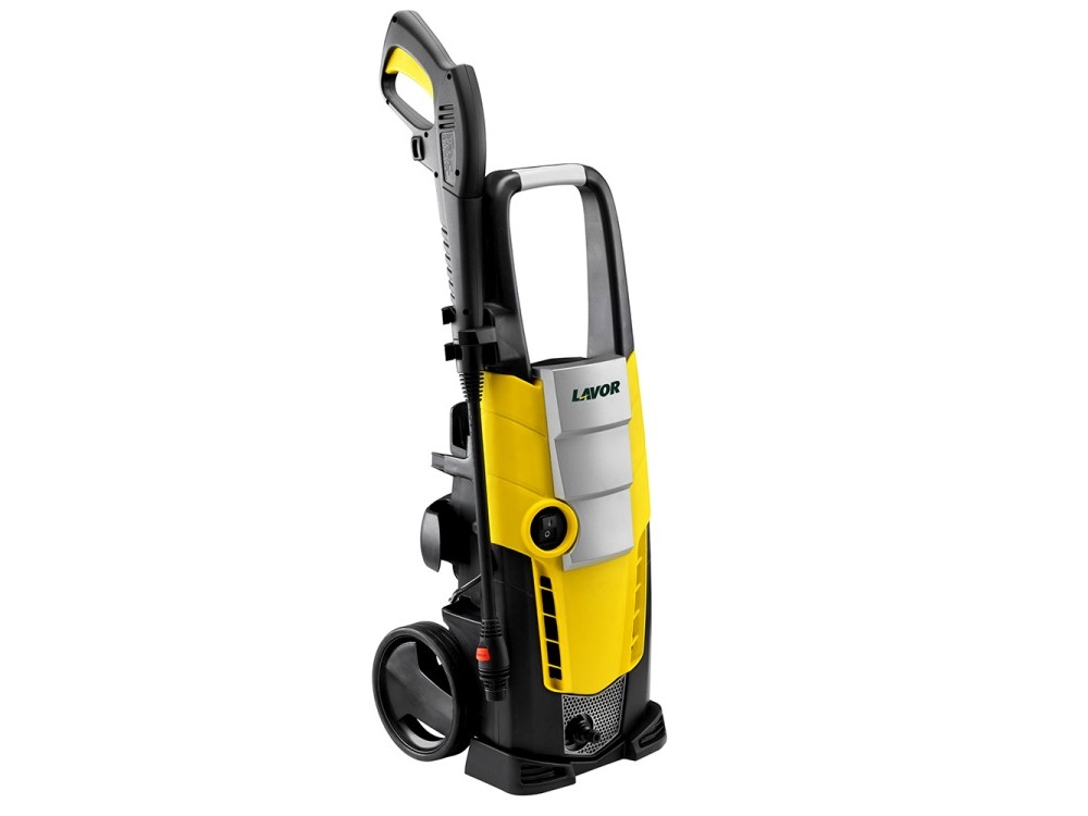 220В, мощность электрического двигателя 2100 Вт, максимальное давление 150 бар, максимальная производительность 450 литров в час. Вес 10,4 кг. Габариты ДхШхВ 295 х 395 х 580 мм. В комплекте пистолет, шланг 6 м, струйная трубка, роторная щетка, террайсер, грязевая фреза, пенная насадка с емкостью, форсунка.