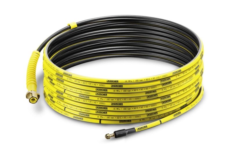 Комплект для промывки труб позволяет прочищать засорившиеся трубы и стоки. Четыре струи высокого давления обратной направленности обеспечивают продвижение шланга по трубе и удаление грязи. Высококачественный гибкий шланг снабжен отметками и маркерным кольцом, позволяющим отслеживать продвижение по трубе. Шланг 15м армирован текстильной оплеткой, защищен от перегиба, снабжен очень коротким латунным соплом для максимальной подвижности и долговечным латунным разъемом.