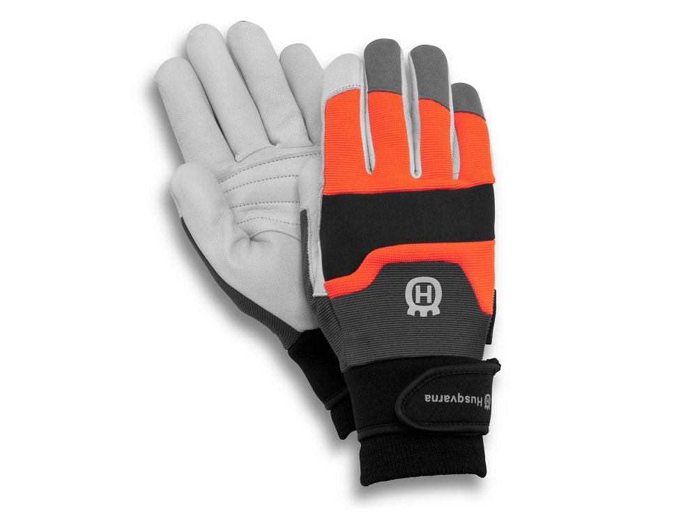 Комфортные перчатки, область ладоней сшита из двойного слоя козьей кожи, а тыльная сторона - из вспененного волокнистого спандекса, с усиливающими вставками из нейлонового неопрена в области суставов пальцев. Кожа козы обладает прекрасными влагоотталкивающими свойствами благодаря содержанию натурального жира, что делает перчатки из этой кожи подходящими для выполнения различных работ.